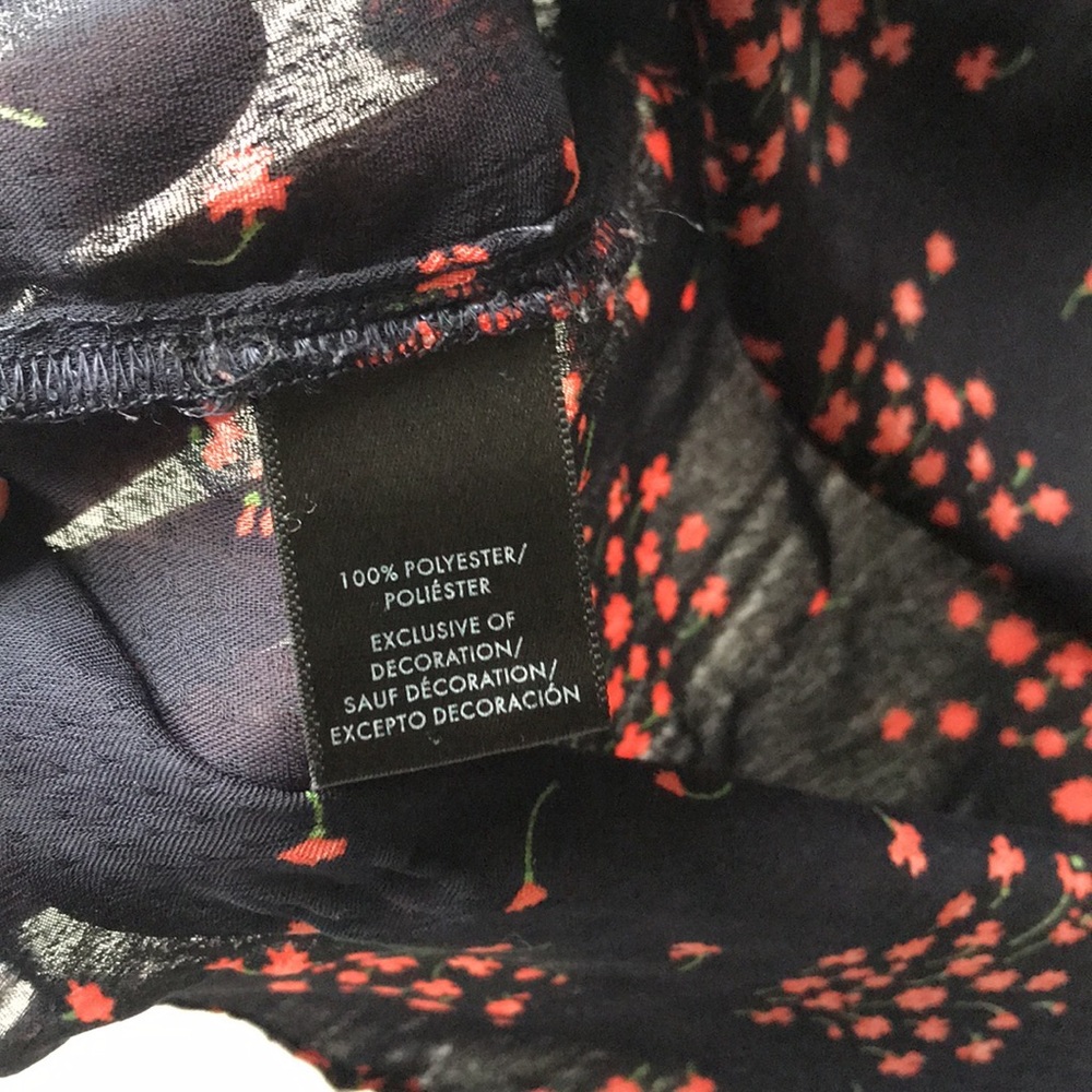 Ann Taylor floral ruffle black red top petite - Picture 5 of 7